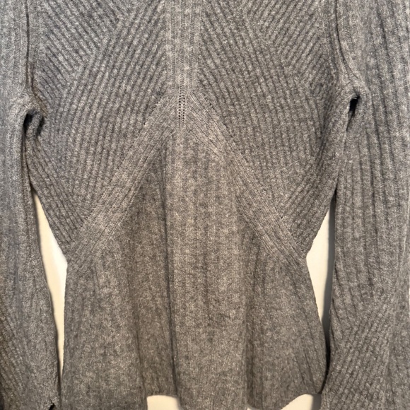 Antonio Melani Gray Peplum Wool Alpaca Blend Sweater Bell Sleeves Size Medium - Picture 3 of 10